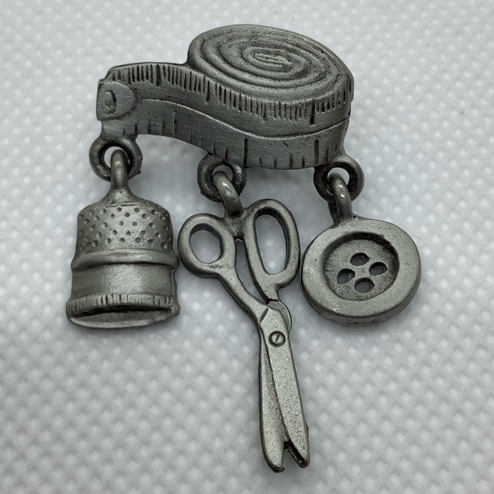 J.J. Jonette Vintage Sewing Pin / Brooch